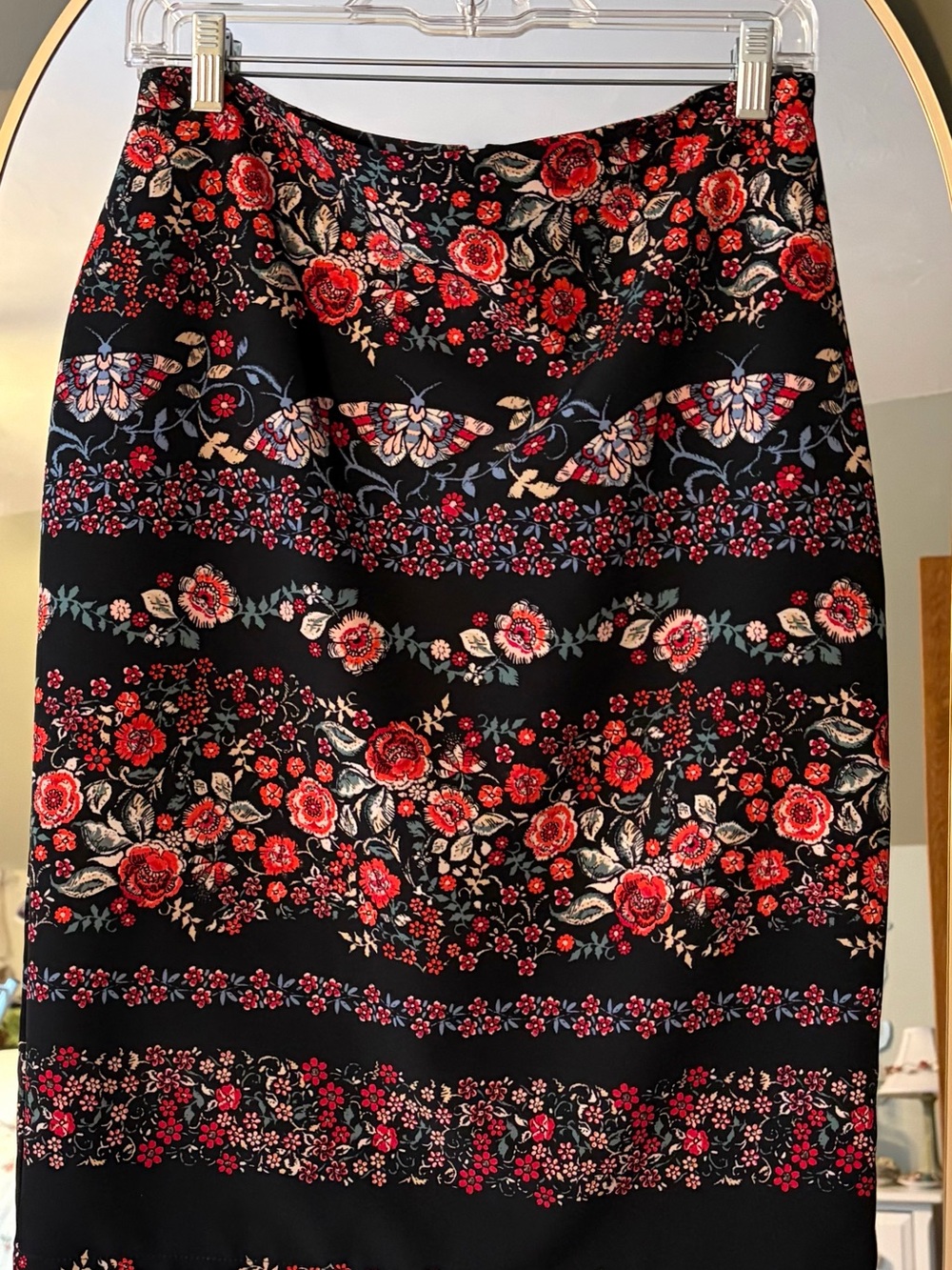 New York & Company Black Pencil Skirt with Red Floral Stripe